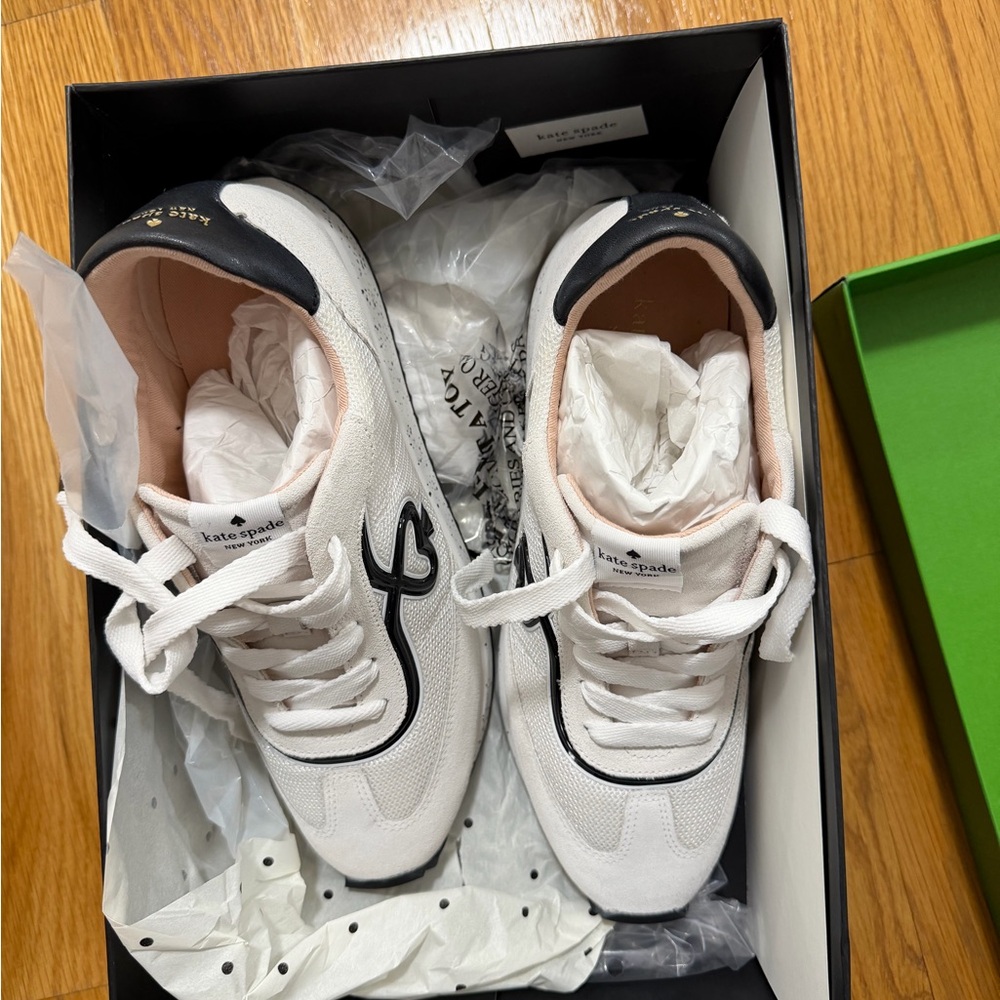 Kate Spade Brigitte Runner Black and White Sneakers - New in Box - Picture 5 of 9